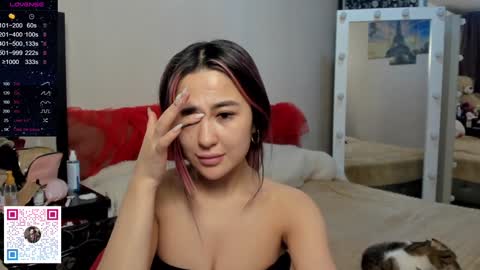 luluu_l online show from 4, 12, 2024