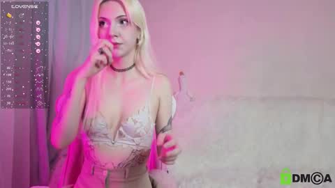 lumiceleste online show from 22, 10, 2025