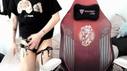 Snapshot of lumii1995 chatting on 8, 4, 2026 IM STRAIGHT Only Fans lumiifundz online show from 8, 4, 2026