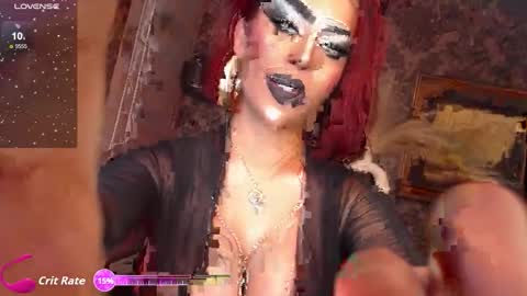 Snapshot of luminagandara chatting on 21, 12, 2025 QueenBritney online show from 21, 12, 2025