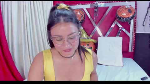 Snapshot of luna021_1 chatting on 21, 10, 2025 Luna  online show from 21, 10, 2025