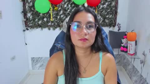 Snapshot of luna021_1 chatting on 27, 10, 2025 Luna  online show from 27, 10, 2025