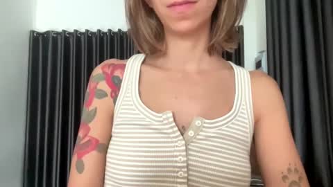 Snapshot of luna3589 chatting on 4, 12, 2024 Luna online show from 4, 12, 2024