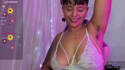 Snapshot of luna__cute chatting on 17, 12, 2024 Luna online show from 17, 12, 2024