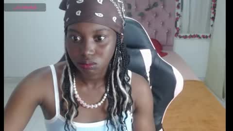 luna_bella882689 online show from 11, 5, 2026