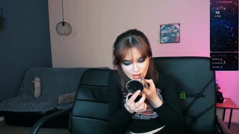 luna_berryy online show from 14, 12, 2024