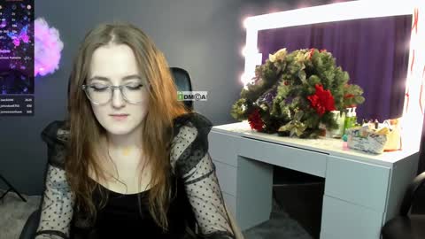 luna_berryy online show from 24, 12, 2024