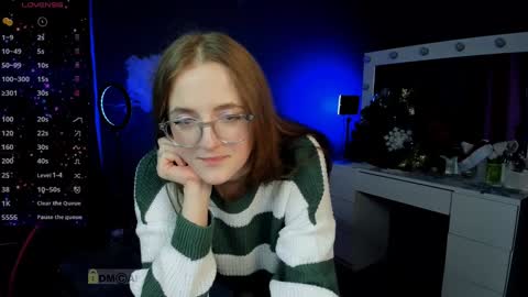 luna_berryy online show from 12, 1, 2025