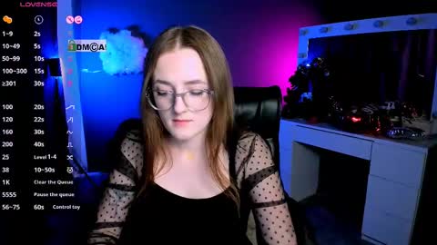 luna_berryy online show from 18, 2, 2025