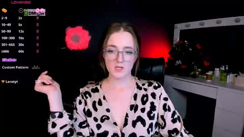 luna_berryy online show from 21, 2, 2025