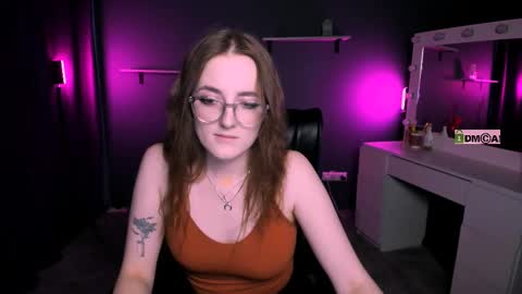 luna_berryy online show from 7, 3, 2025