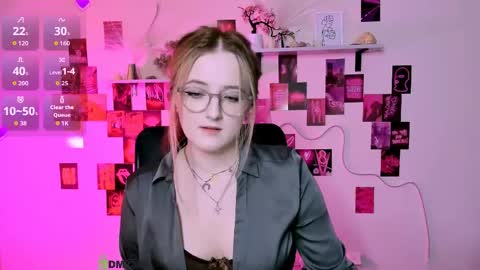luna_berryy online show from 6, 5, 2026