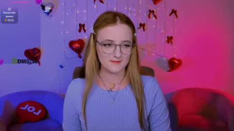 luna_berryy online show from 8, 5, 2026
