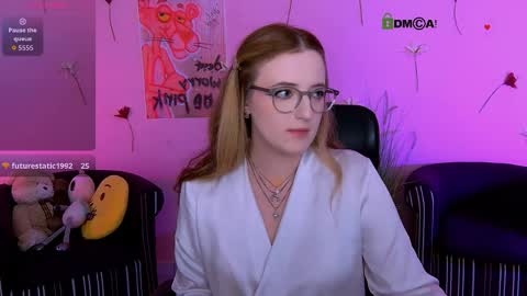 luna_berryy online show from 22, 5, 2026