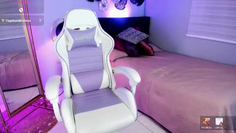 Snapshot of luna_celeeste_ chatting on 15, 3, 2026 Luna online show from 15, 3, 2026