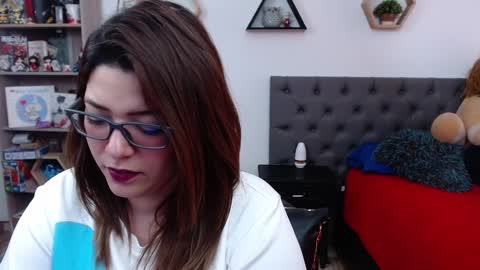 Snapshot of luna_charlotte chatting on 4, 1, 2025 Luna Alaia online show from 4, 1, 2025