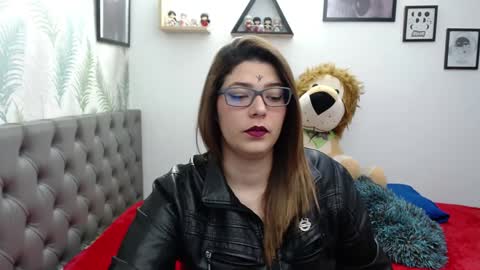 Snapshot of luna_charlotte chatting on 15, 1, 2025 Luna Alaia online show from 15, 1, 2025