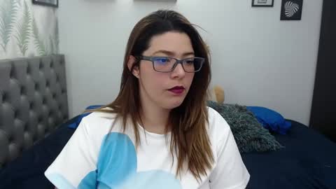 Snapshot of luna_charlotte chatting on 23, 1, 2025 Luna Alaia online show from 23, 1, 2025