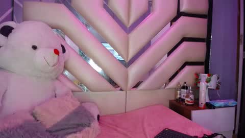 Snapshot of luna_corrs_ chatting on 15, 1, 2025 LUNA online show from 15, 1, 2025
