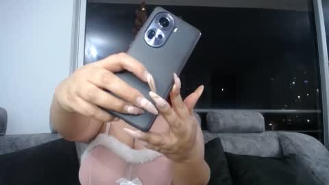 Snapshot of luna_corrs_ chatting on 1, 11, 2025 LUNA online show from 1, 11, 2025