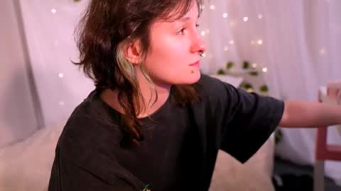 Snapshot of luna_cosmic chatting on 13, 12, 2024 Luna online show from 13, 12, 2024