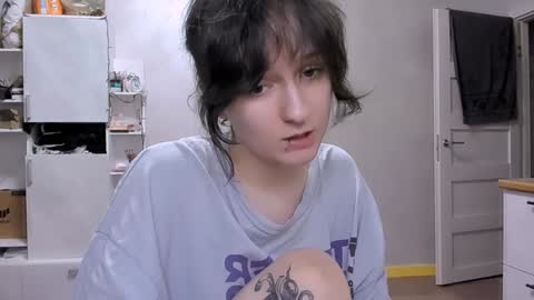 Snapshot of luna_cosmic chatting on 25, 1, 2025 Luna online show from 25, 1, 2025