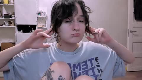 Snapshot of luna_cosmic chatting on 26, 1, 2025 Luna online show from 26, 1, 2025