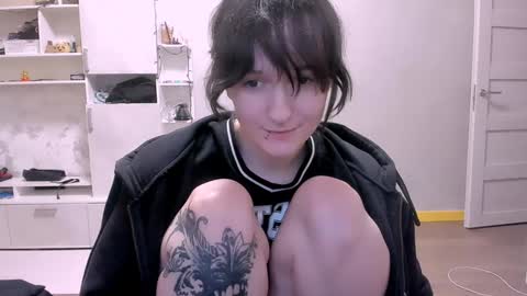 Snapshot of luna_cosmic chatting on 7, 2, 2025 Luna online show from 7, 2, 2025