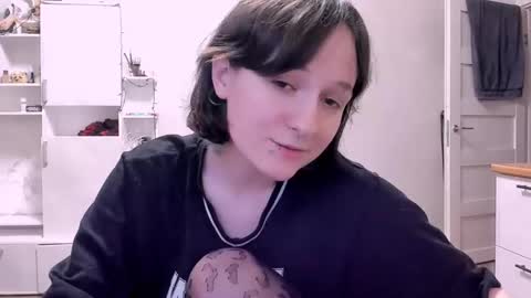 Snapshot of luna_cosmic chatting on 11, 2, 2025 Luna online show from 11, 2, 2025