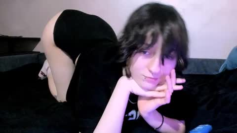 Snapshot of luna_cosmic chatting on 25, 2, 2025 Luna online show from 25, 2, 2025