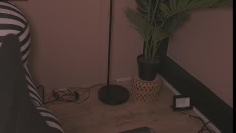 Snapshot of luna_cullen chatting on 15, 4, 2026 Lunita online show from 15, 4, 2026