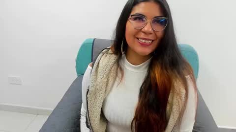 luna  online show from 24, 1, 2025