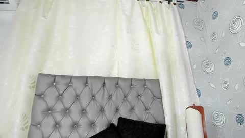 Luna Eva online show from 11, 1, 2025
