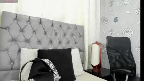 Luna Eva online show from 25, 10, 2025