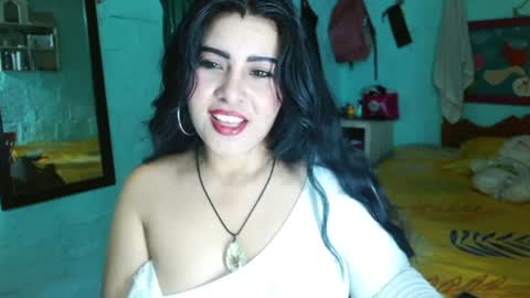 Snapshot of luna_india chatting on 1, 3, 2025 luna_india online show from 1, 3, 2025