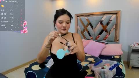 Snapshot of luna_johansson chatting on 3, 10, 2025 Luna online show from 3, 10, 2025