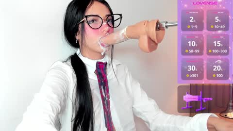 luna_kiss18 online show from 24, 1, 2025