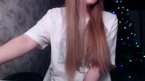 Snapshot of luna_loveisgood chatting on 24, 12, 2024 Luna online show from 24, 12, 2024