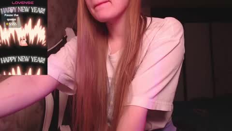 Snapshot of luna_loveisgood chatting on 4, 2, 2025 Luna online show from 4, 2, 2025