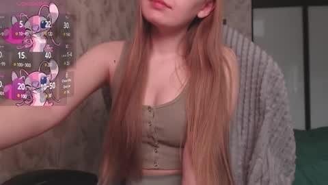 Snapshot of luna_loveisgood chatting on 5, 3, 2025 Luna online show from 5, 3, 2025