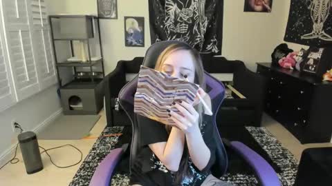 Luna online show from 11, 1, 2026