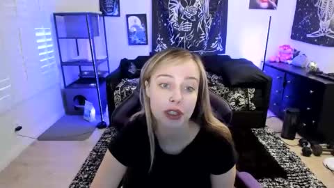 Luna online show from 4, 5, 2026