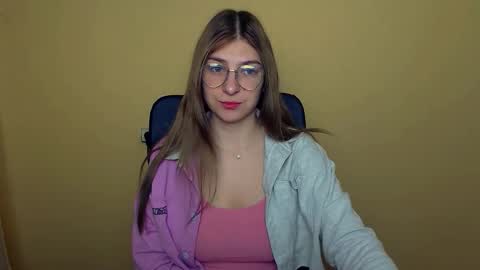 Snapshot of luna_lush_ chatting on 20, 10, 2025 Luna online show from 20, 10, 2025