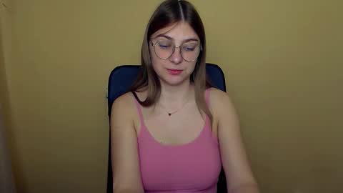 Snapshot of luna_lush_ chatting on 30, 10, 2025 Luna online show from 30, 10, 2025