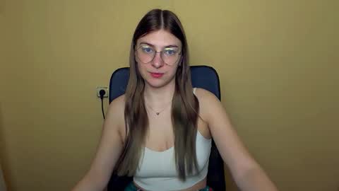 Snapshot of luna_lush_ chatting on 24, 11, 2025 Luna online show from 24, 11, 2025