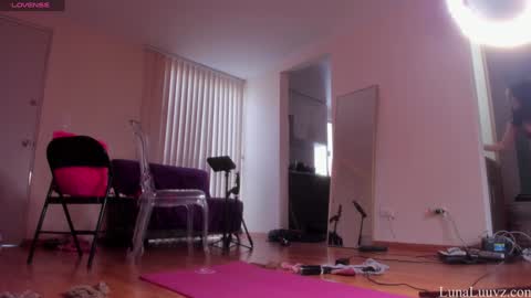 Luna Luuvz online show from 17, 9, 2025