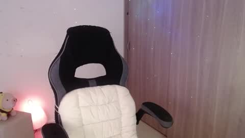 Snapshot of luna_mails chatting on 20, 12, 2025 Luna online show from 20, 12, 2025