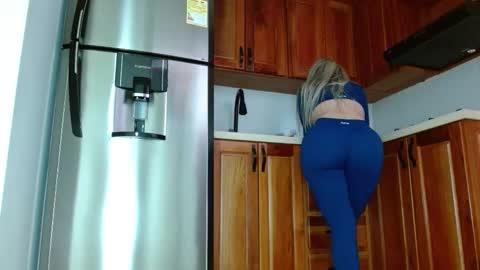 Snapshot of luna_marquez_ chatting on 19, 1, 2026 Luna Marquez online show from 19, 1, 2026