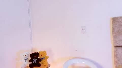   online show from 13, 11, 2025