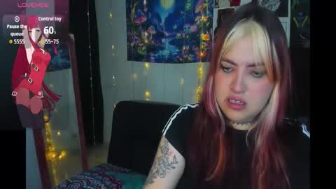 Snapshot of luna_ray420 chatting on 20, 10, 2025 MISS LUNA  online show from 20, 10, 2025